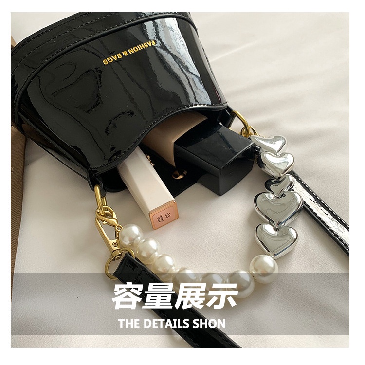 Túi Da Bóng Đeo Chéo Màu Laser Đính Ngọc Trai Thời Trang Mới 2023