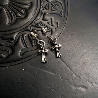 Bông tai Chromehearts cross
