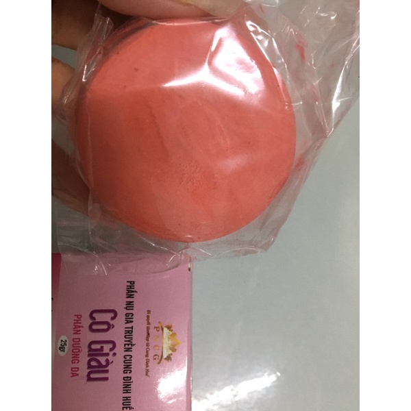 Phấn nụ cô Giàu kinh đô Huế gia truyền hoàn toàn tự nhiên.