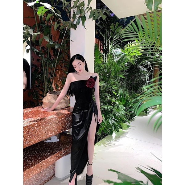 Đầm body cúp ngực kết hoa xẻ tà 🖤
