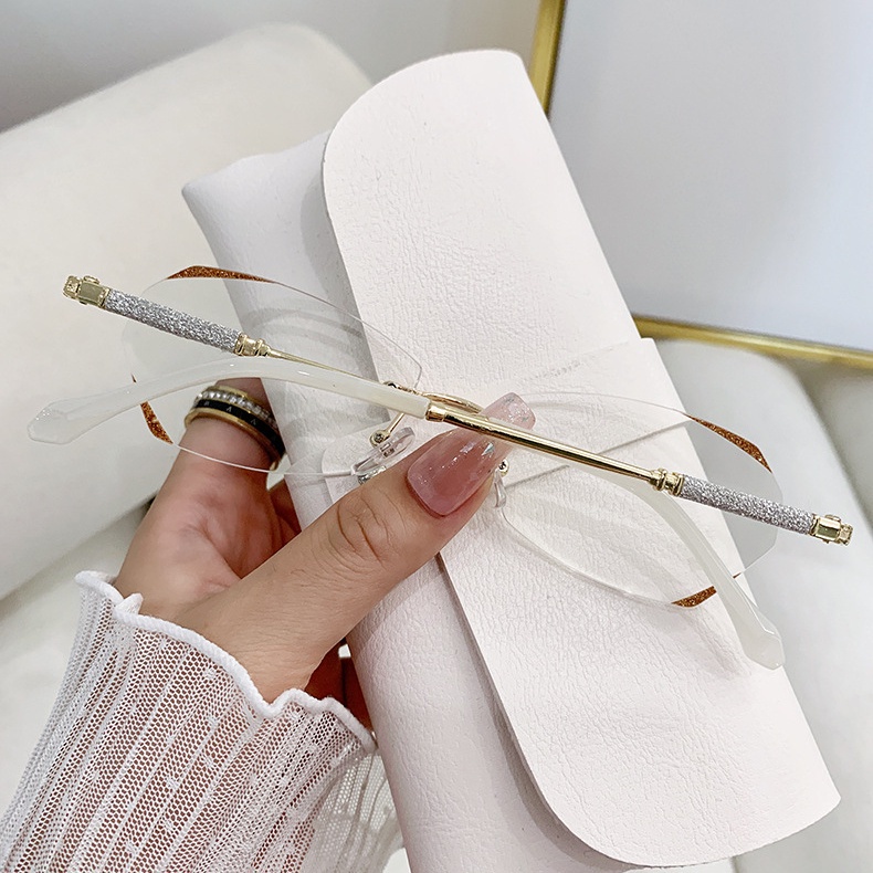 Kính Cận Thị Gọng Kim Loại Chống Ánh Sáng Xanh Cho Cả Nam Và Nữ