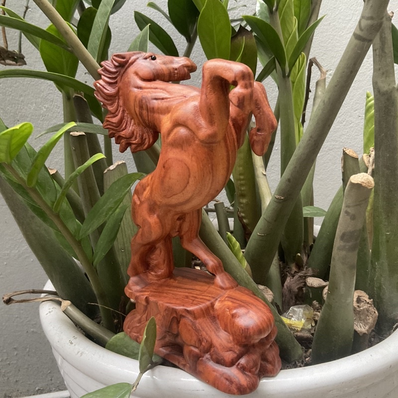 Tượng con ngựa gỗ hương cao 20cm