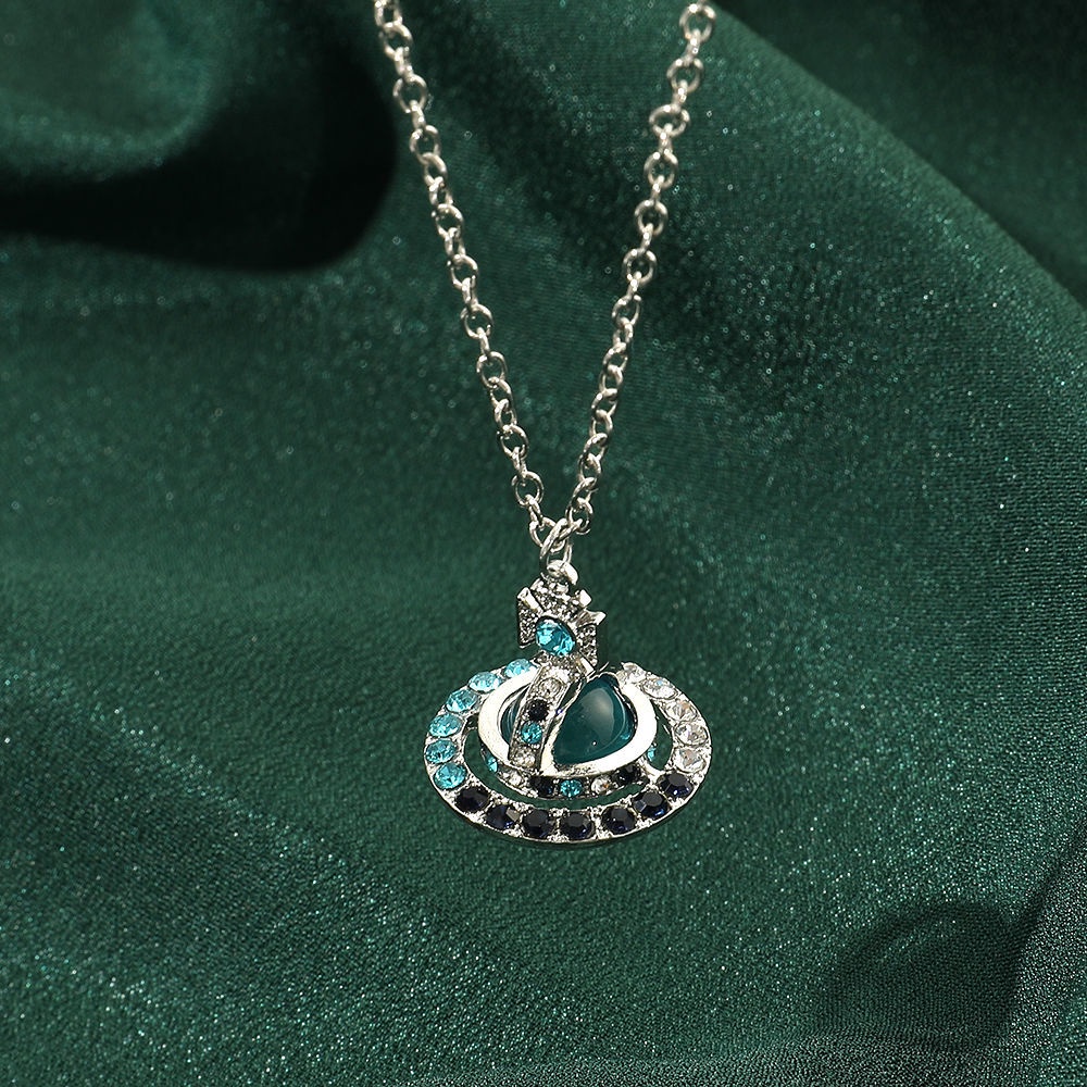 Vivienne Westwood Vòng cổ Mặt Gỗ Vivienne Westwood Cao Cấp Sang Trọng