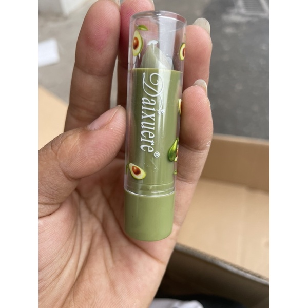 Son dưỡng môi tinh chất bơ