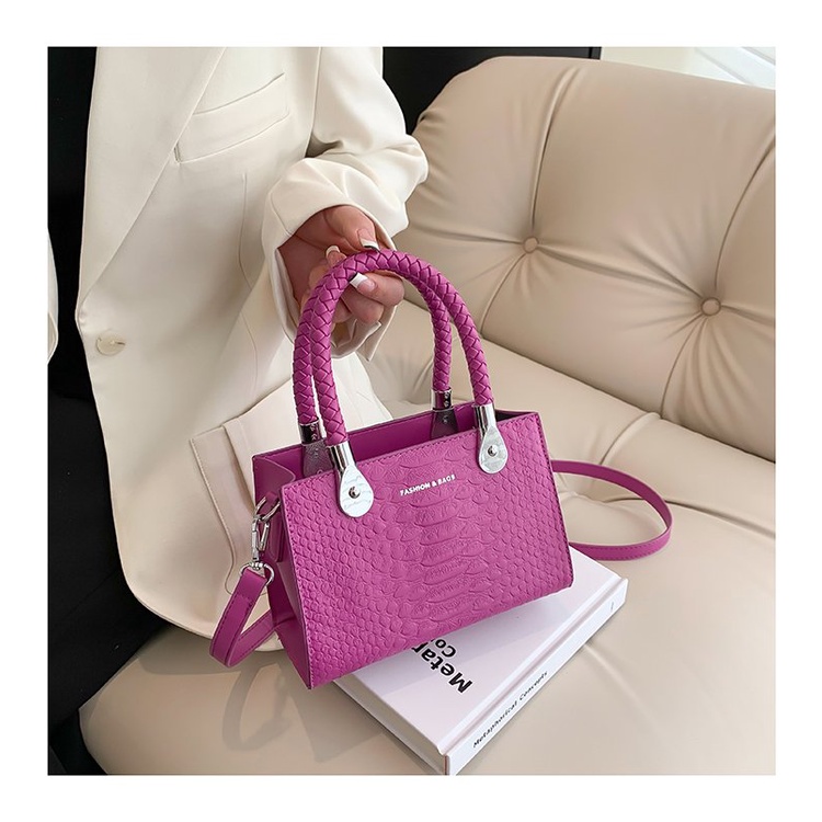 Túi Đeo Chéo Dập Nổi Họa Tiết Thời Trang Chất Lượng Cao Cho Nữ