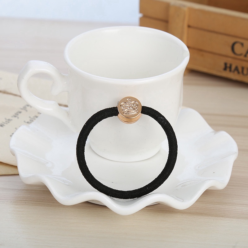 Metallic hair bands with many designs for women