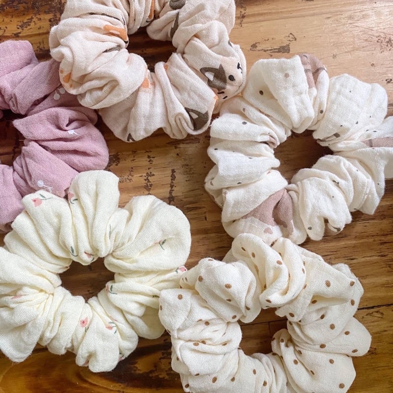 Dây buộc tóc scrunchies xô muslin hoạ tiết dễ thương