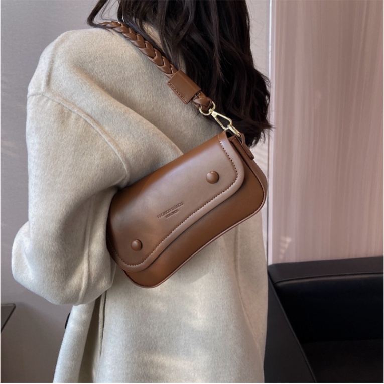 Túi xách nữ đeo chéo dáng yên ngựa quai sam cực đẹp chất da cao cấp Capucha T265