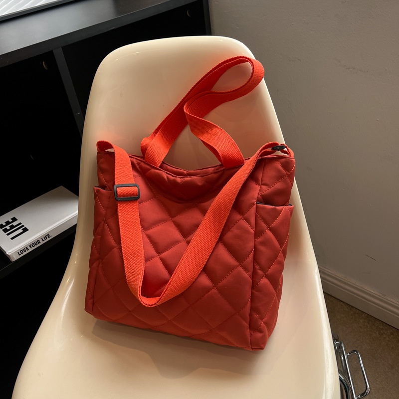 Túi Tote Đeo Vai Sức Chứa Lớn Thêu Họa Tiết Kim Cương Màu Trơn Thời Trang Mùa Đông 2023 Cho Nữ