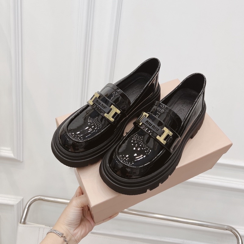 Miu miu khoá so hot