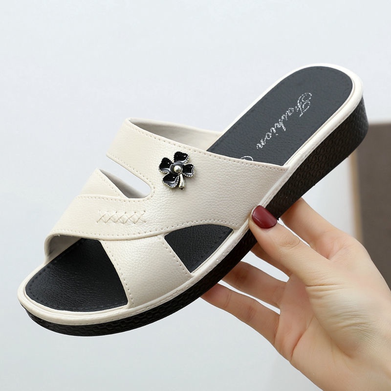 Dép chống trượt dành cho bà mẹ trung niên và người cao tuổi Giày sandal và dép đi trong phòng tắm gia đình đế mềm đế giữ