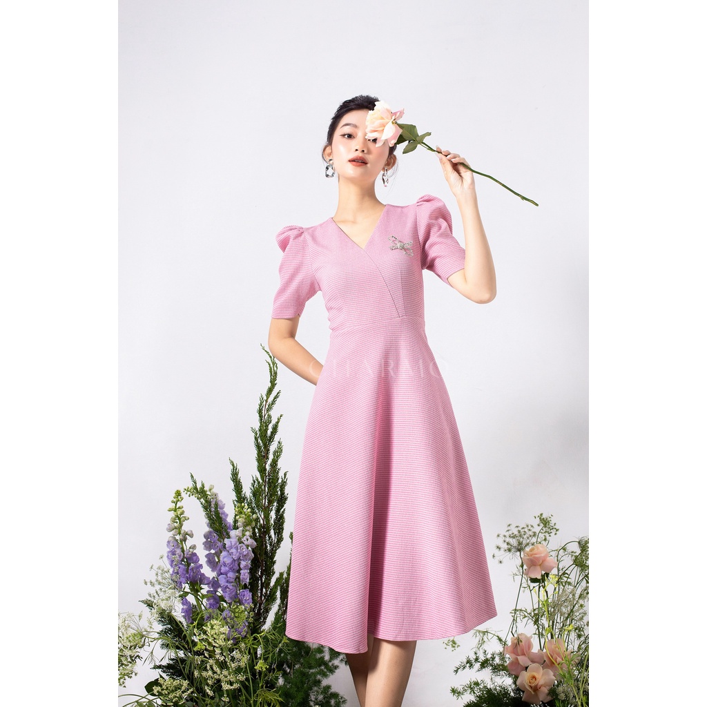 Đầm thiết kế CHARMO cổ V form dáng xòe basic vải cotton bố tôn dáng Vneck Split Dress