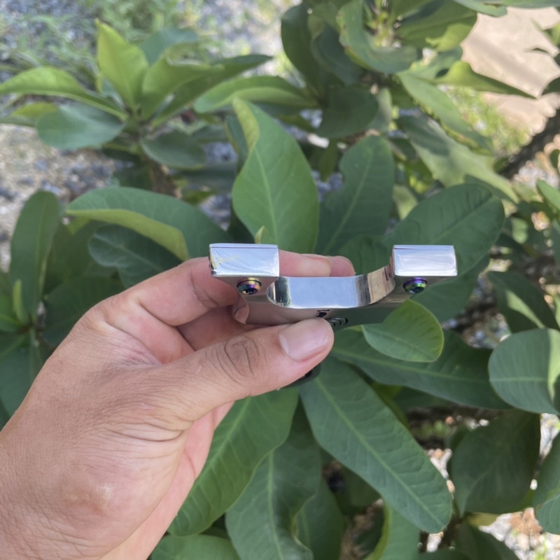 Ná Cao Su Inox 304 Chạc 7.4  Bóng Gương Bo Cạnh.