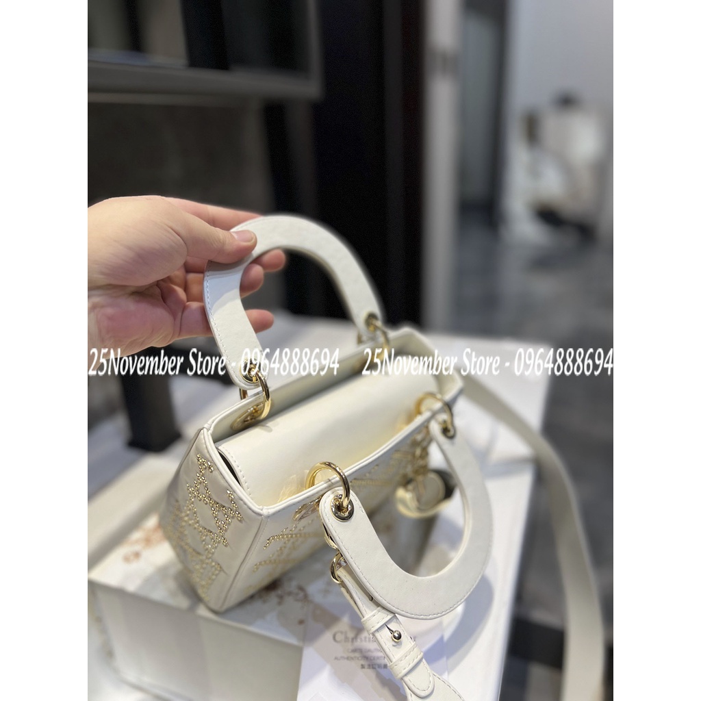 Túi xách Di.or la.dy lucky đính cham sao, size 17cmm, mùa: đen - trắng