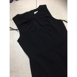 Đầm nơ cut out ngực CK size 4( eo 72-74)