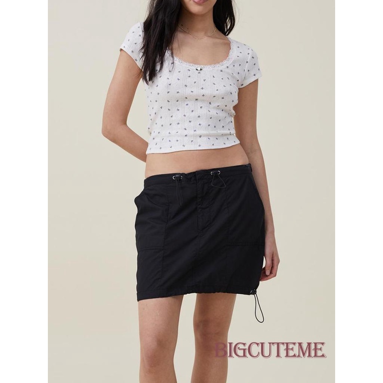 Áo Thun Nữ Ngắn Tay Phối Ren Cơ Bản