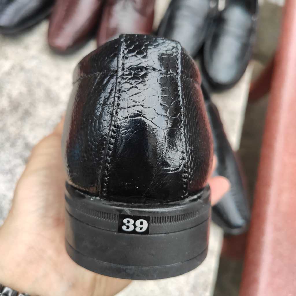 Giày tây không dây tiện dụng. Da bắp đà điểu có vân rất đẹp!