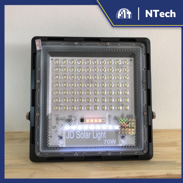 Đèn Năng Lượng Mặt Trời, Đèn Pha Chống Lóa Cao Cấp JD-770 Công Suất 70W - Mẫu 2023, Khung Nhôm- BH 02 Năm
