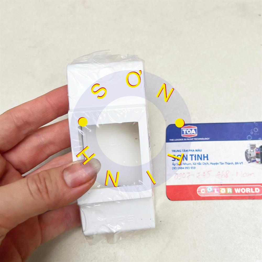 HỘP CHỨA CB CÓC MPE MẶT CB ĐEN GẮN NỔI