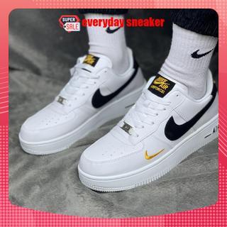 Giày_Thể Thao AF1 trắng vệt đen LOGO  đế nam nữ low 07 Essential White Black Gold
