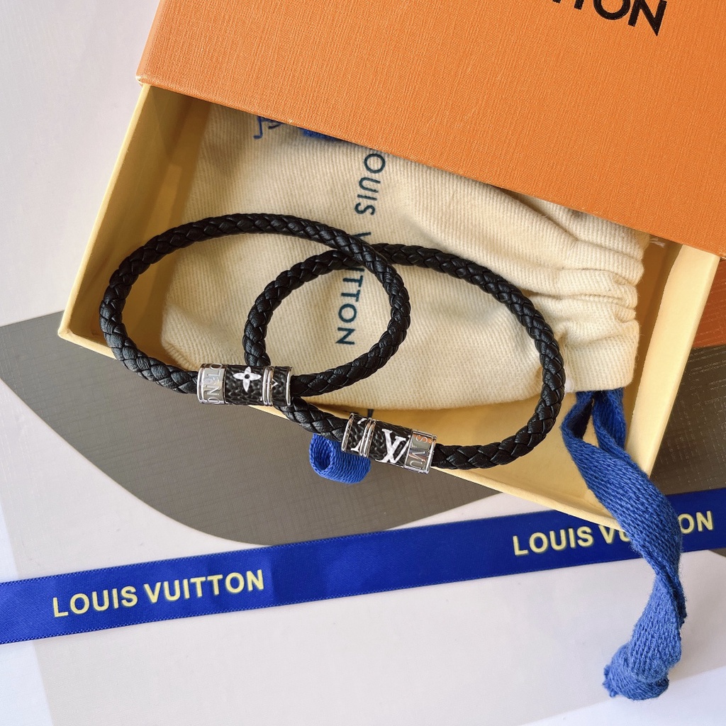 Vòng Tay Louis Vuitton Bằng Thép Titan Họa Tiết LV Monogram