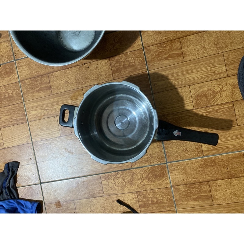 nồi áp suất không vung