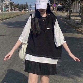 Set đồ nữ gồm Áo gile ĐEN unisex form rộng rách kèm áo phông trắng