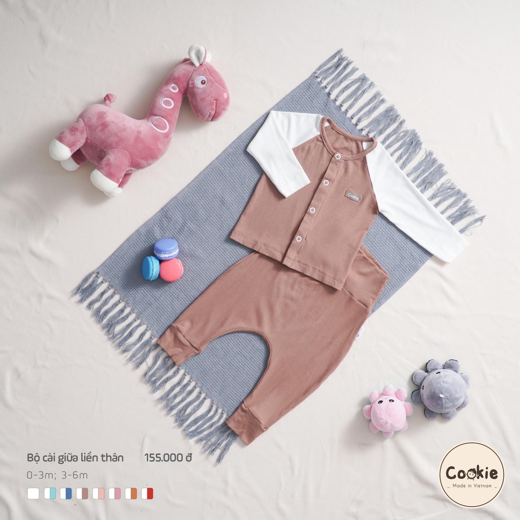 Bộ quần áo dài tay Cookie cài giữa phối tay trắng 0-6 tháng ( form bé )