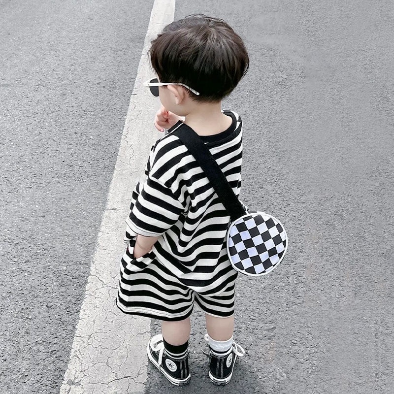 Bộ Áo Thun Ngắn Tay Họa Tiết Kẻ Sọc Kèm Quần Ngắn Thời Trang Mùa Hè Cho Bé Trai