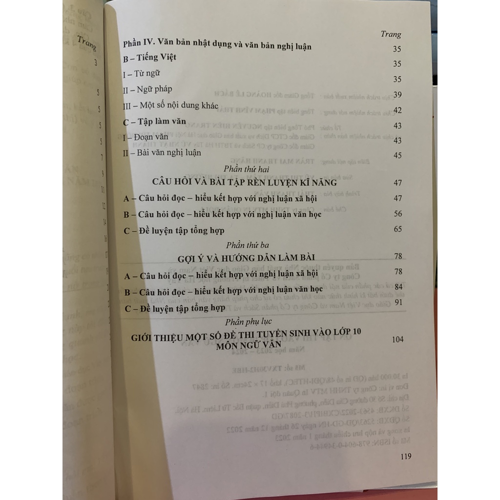 Sách Ôn tập thi vào lớp 10 môn ngữ văn