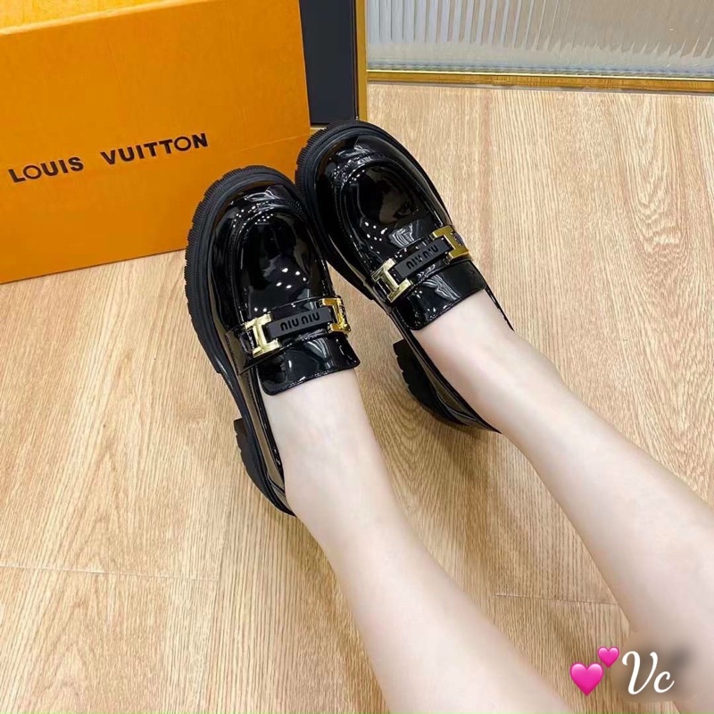 Miu miu khoá so hot