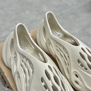 [ROOM95] Giày thể thao sneaker (YZ_30) Foam Runner 'Sand'