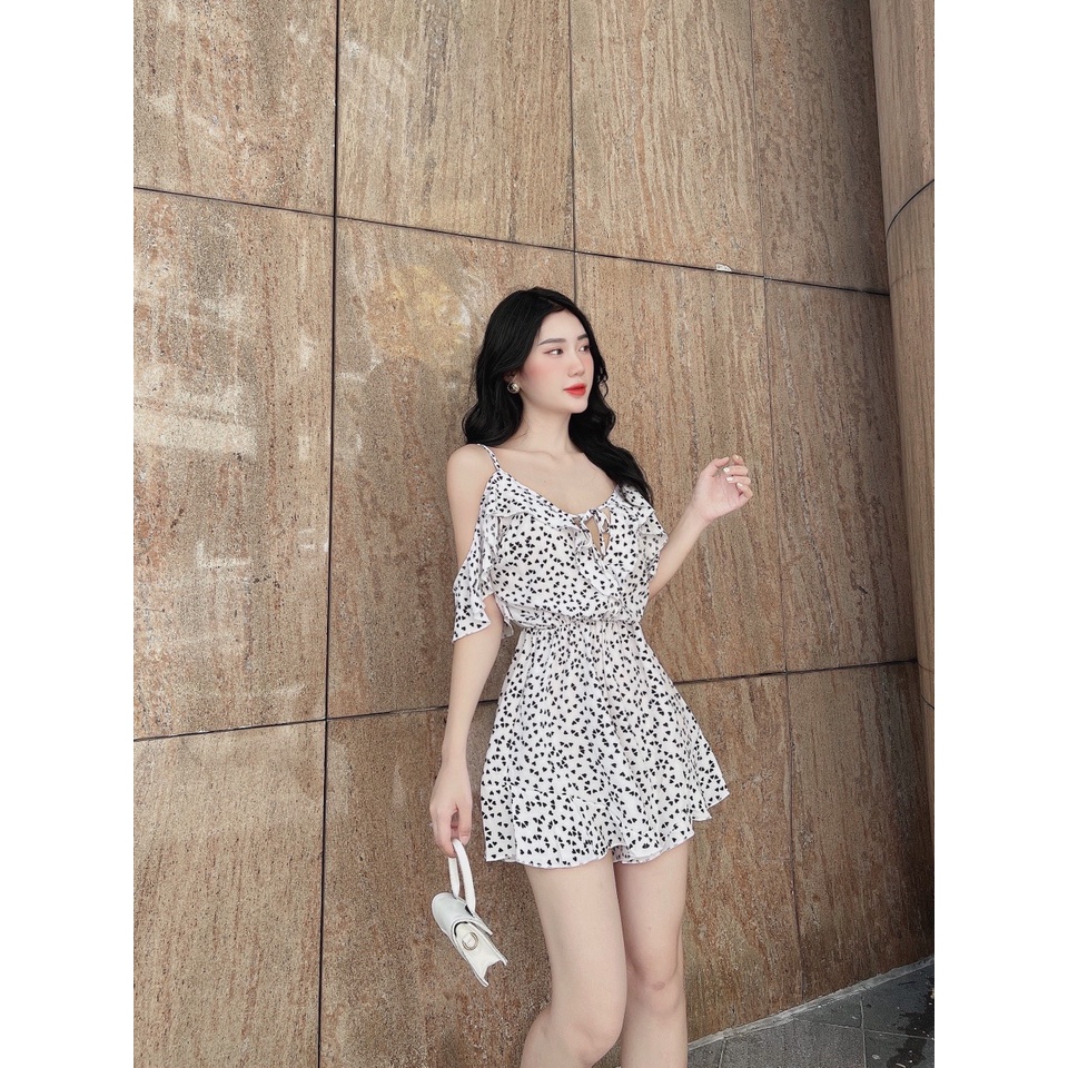 Jum bèo lụa. Có 2 màu. KÈm hình chụp thật 100%. SIze dưới 54kg vừa. ĐƠn giản mà đẹp. Mua nhanh kẻo hết nha mấy chế