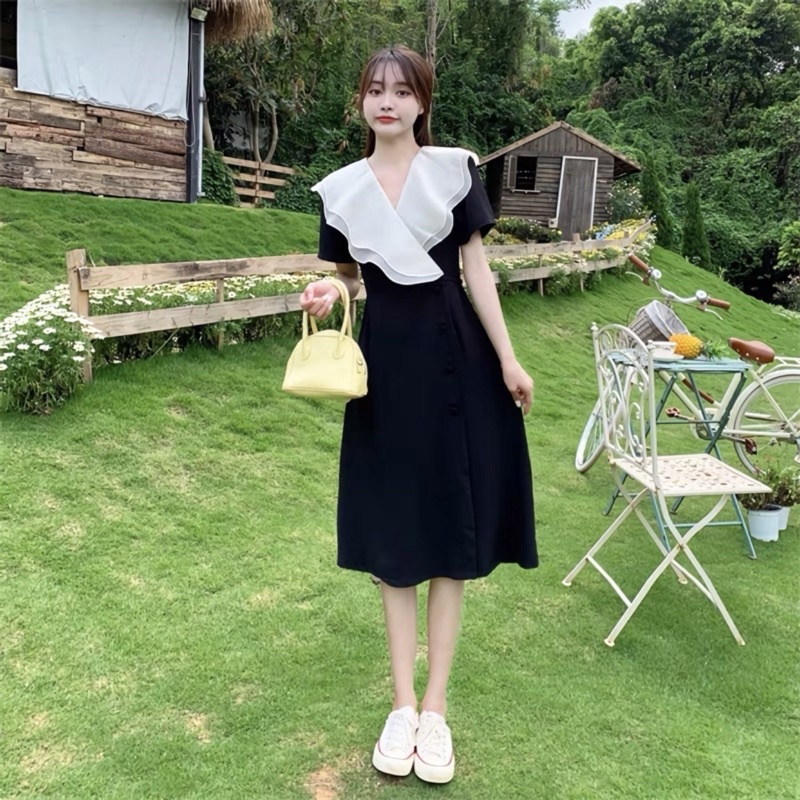 Đầm đen phối cổ bèo trắng (kèm hình thật)