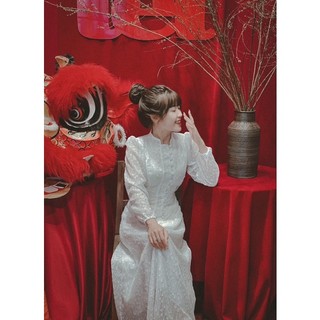 đầm trắng cổ trụ