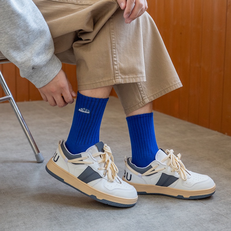 1 Đôi Tất Cotton Mềm Thấm Hút Mồ Hôi Thoáng Khí Thêu Hình Núi Tuyết Dành Cho Nam Nữ