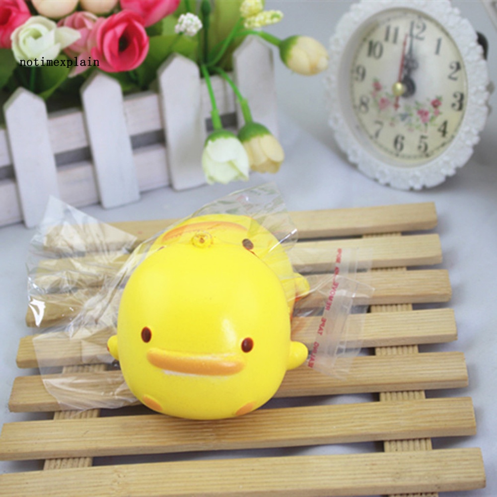 Móc Khóa Gắn Vịt Tròn Bóp Tay Giảm Căng Thẳng Dễ Thương