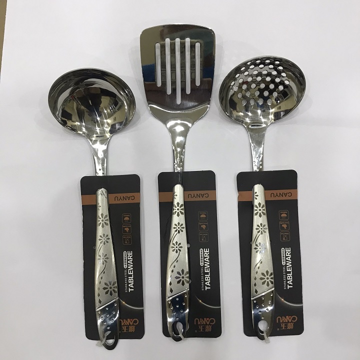 Muôi Vá Múc Canh Bộ 4 Món Xẻng - Muôi - Vá - Sạn Inox 304 Cao Cấp, Chắc Chắn - Họa Tiết Cán Hoa