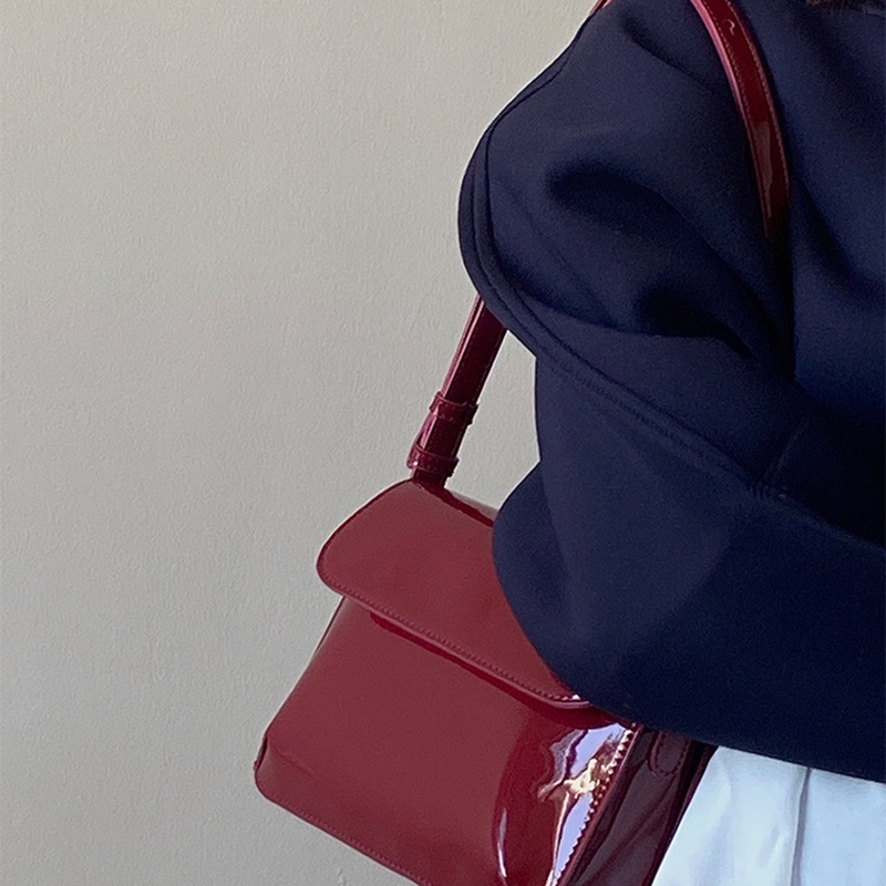 Túi Đeo Vai Hình Vuông Cỡ Nhỏ Bằng Da Bóng Màu Đỏ Phong Cách Cổ Điển Thời Trang Cho Nữ