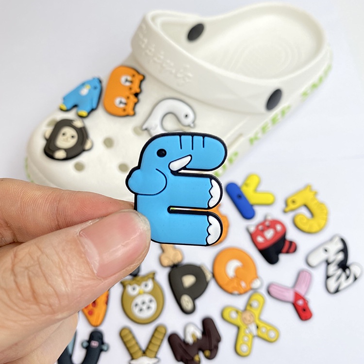 NEW A-Z Phụ kiện Jibbitz Chữ cái hình ảnh dễ thương trong phim hoạt hình Sticker Gắn Giày Dép Crocs Nhựa PVC Mềm Hình Chữ Cái Và Số
