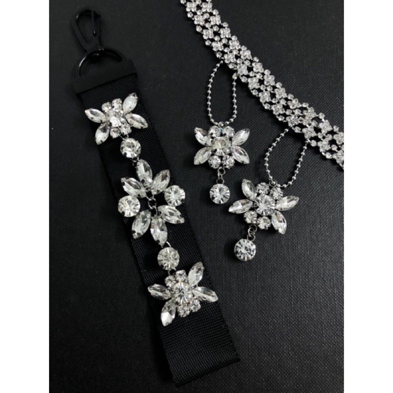 Charm Cài Túi Hoa Đá Cực Sang Xinh Màu Bạc 🌸