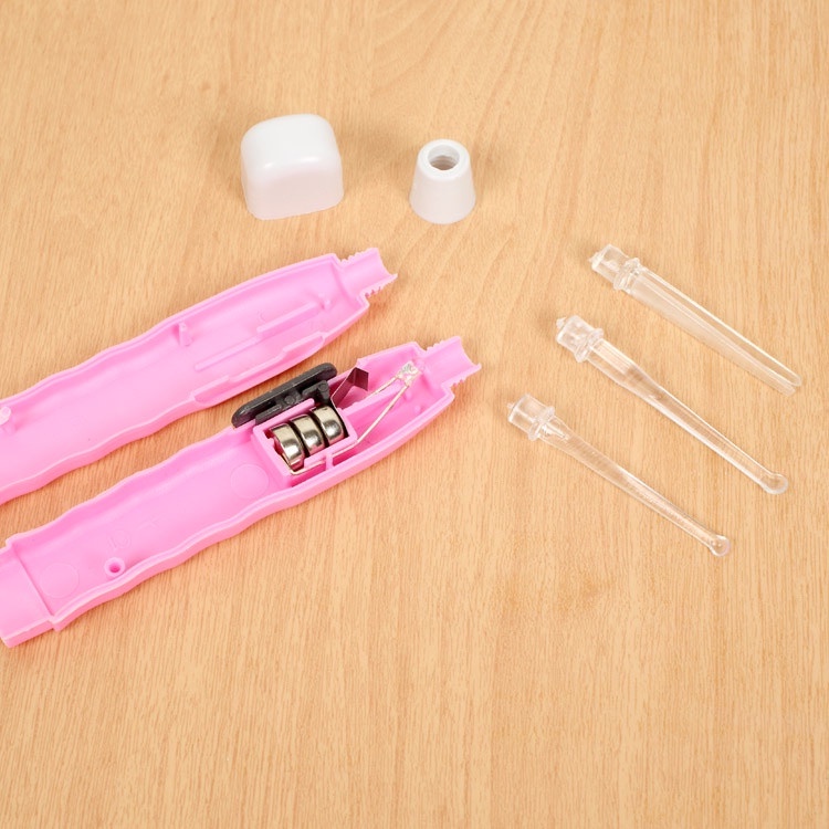 Dụng cụ lấy ráy tai cho bé có đèn led