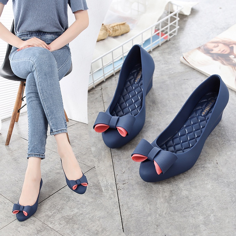 Giày Bốt Đi Mưa Mũi Nhọn Miệng Nông Đế Xuồng Chống Trượt Chống Thấm Nước Thời Trang Mù