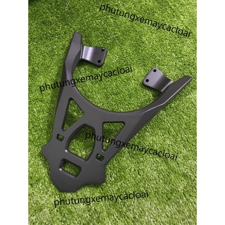 Cảng sau xe Winner V1