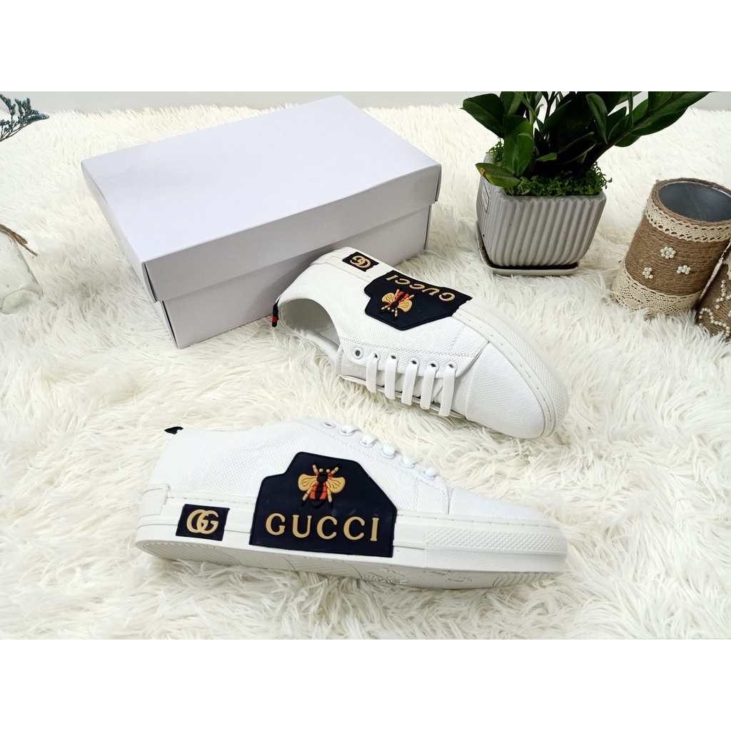 Giày GC Ong Gucci Trắng Họa Tiết Dập Nổi Hot Trend Cao Cấp Phong Cách Nhất