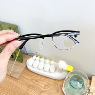 Kính 0 độ BASIC viền kim loại gọng đen chắc chắn (MS10)