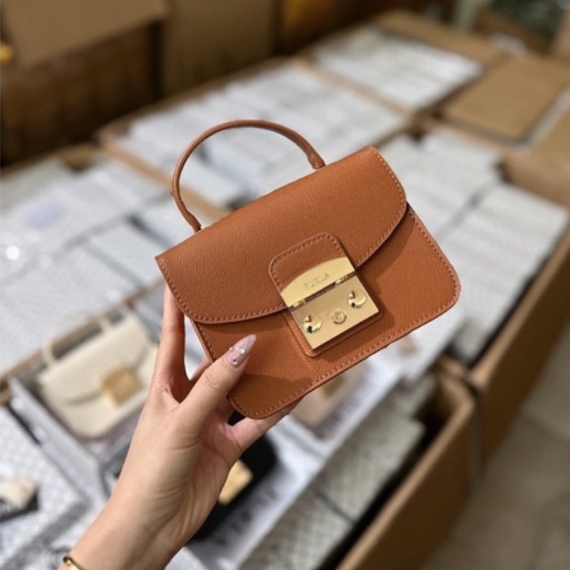 Túi quai xách chữ F L có kèm hộp