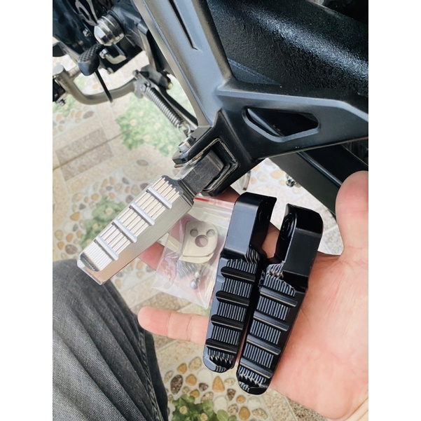 Gác chân yamaha Cnc