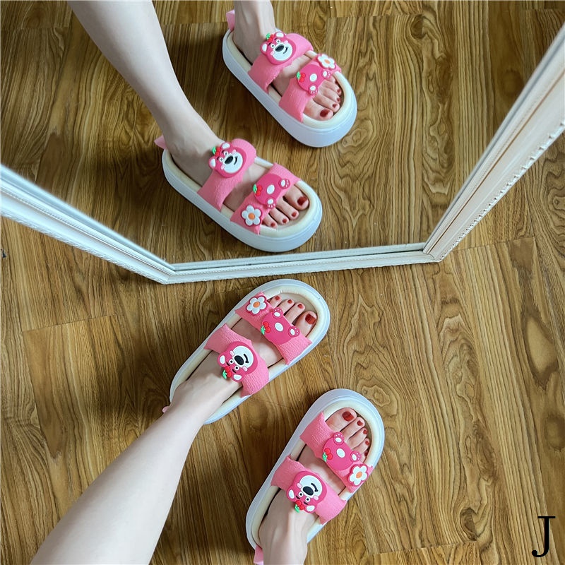 Dép Sandal Đế Mềm Dày Chống Trượt In Hình Gấu Dâu Tây Dễ Thương Thời Trang Mùa Hè Cho Nữ