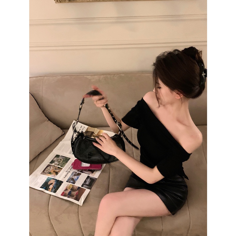 Áo Thun Hở Vai Xếp Ly Lệch Tà Kiểu Hàn Quốc Thời Trang